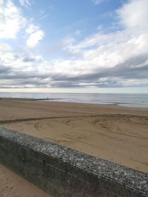 Cabourg Cosy, Appartement Refait A Neuf, 5 Min A Pied De La Mer ภายนอก รูปภาพ